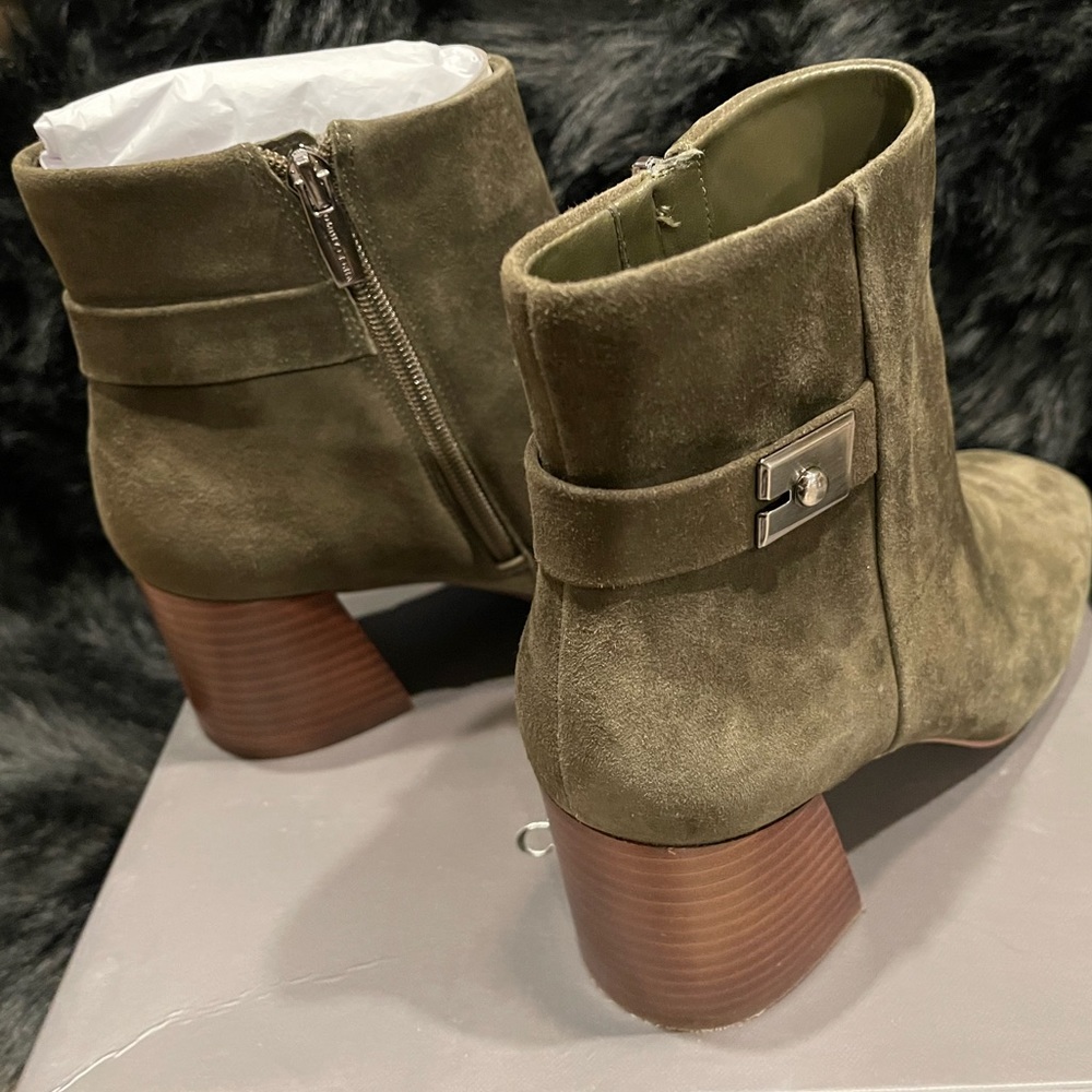 Vince Camuto Laiken Wedged-heel Ankle Bootie Green Lux Suede Sz91/2 NEW. IN BOX - Picture 8 of 13